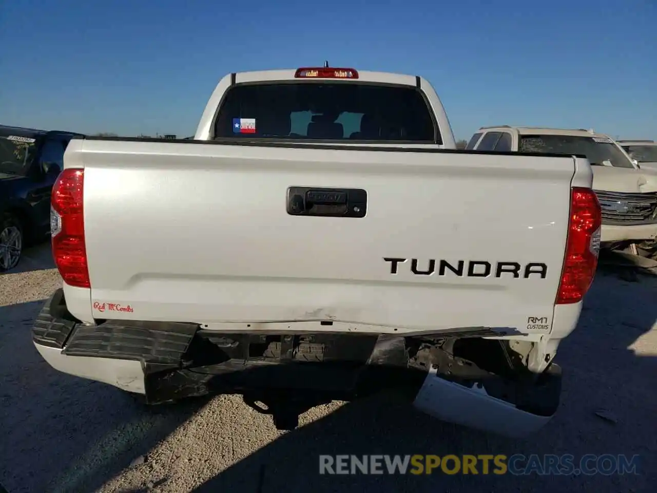 9 Photograph of a damaged car 5TFFY5F14MX297657 TOYOTA TUNDRA 2021