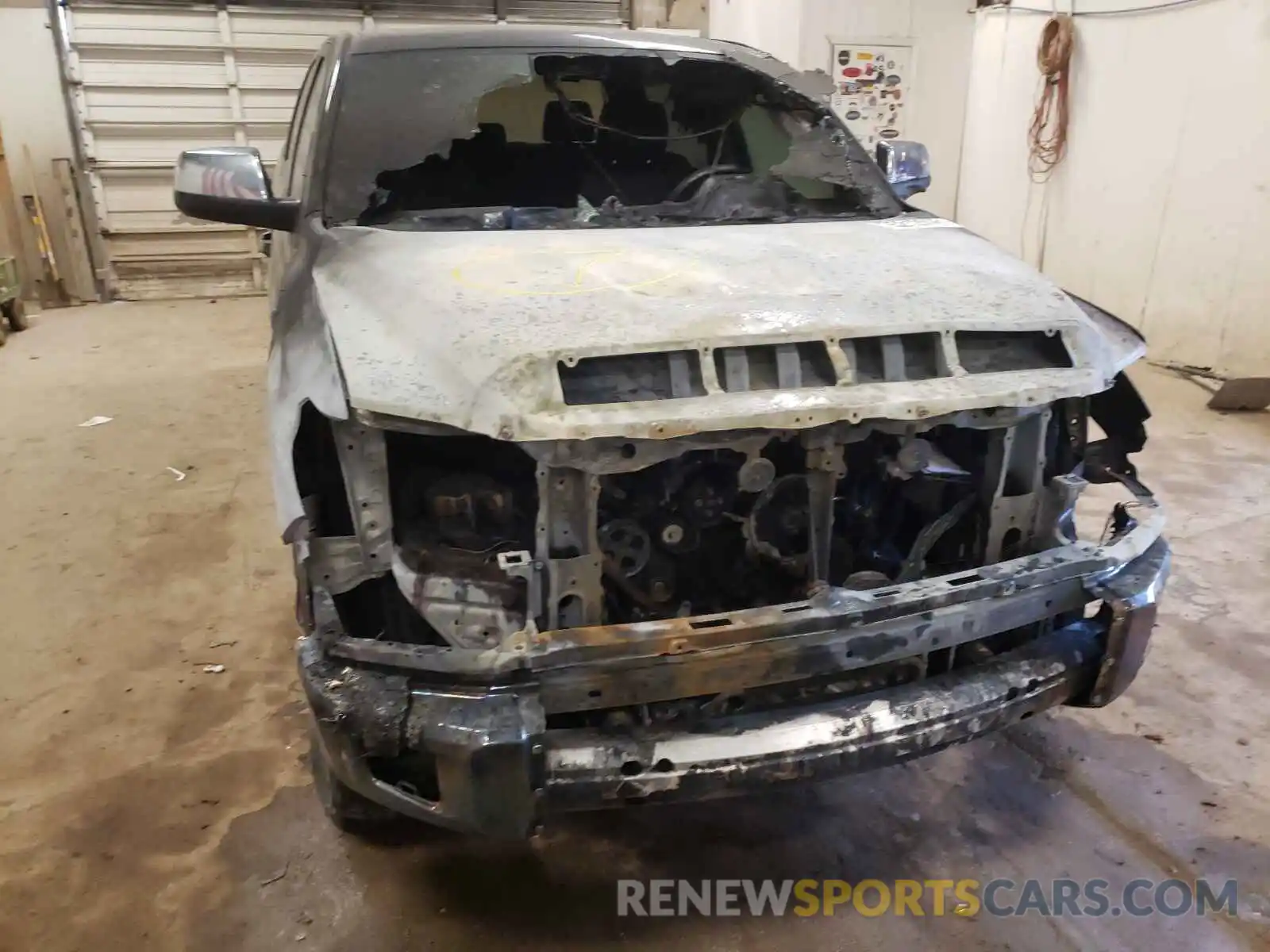 9 Photograph of a damaged car 5TFFY5F18MX278772 TOYOTA TUNDRA 2021