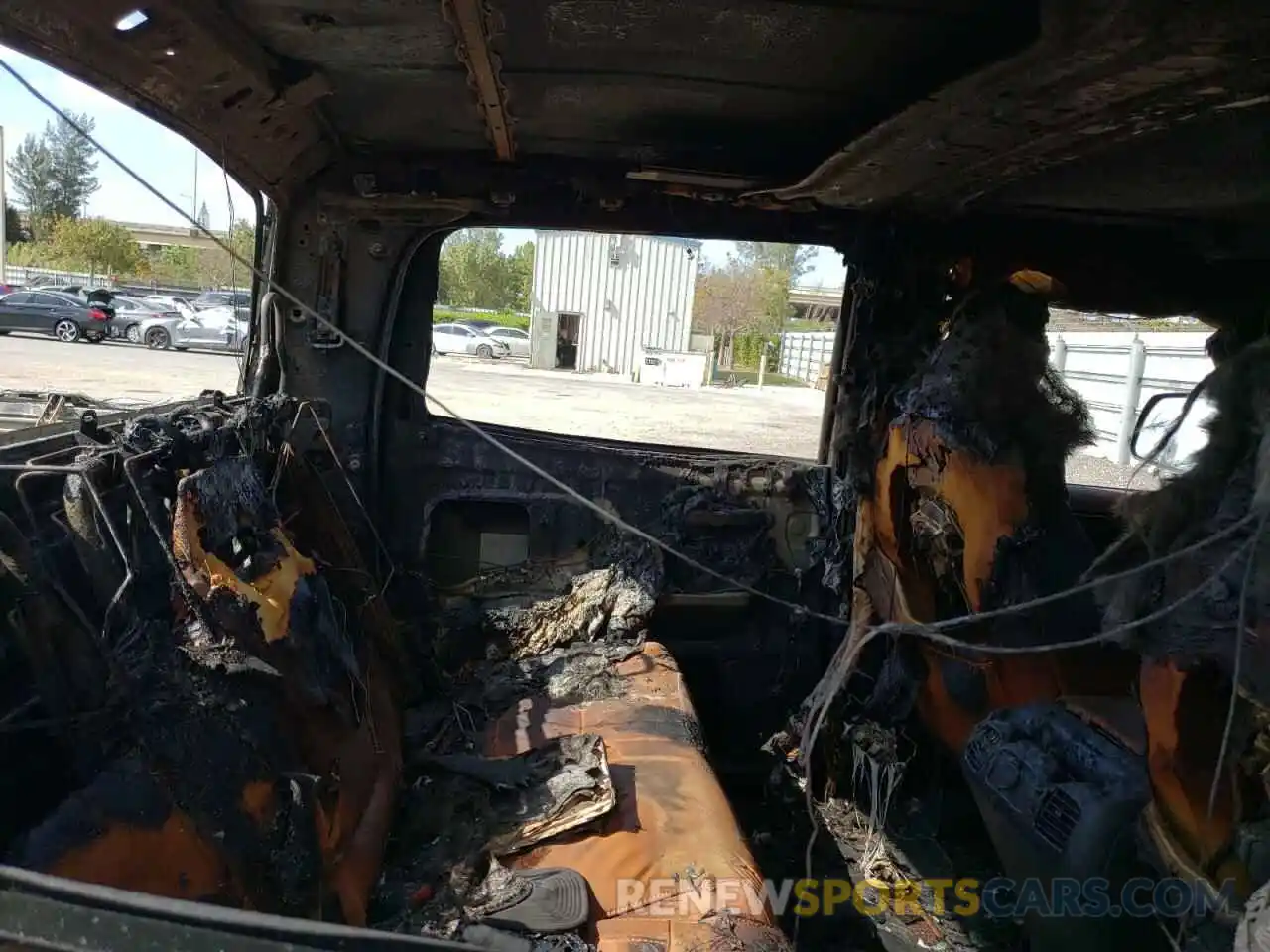 6 Photograph of a damaged car 5TFGY5F18MX285466 TOYOTA TUNDRA 2021