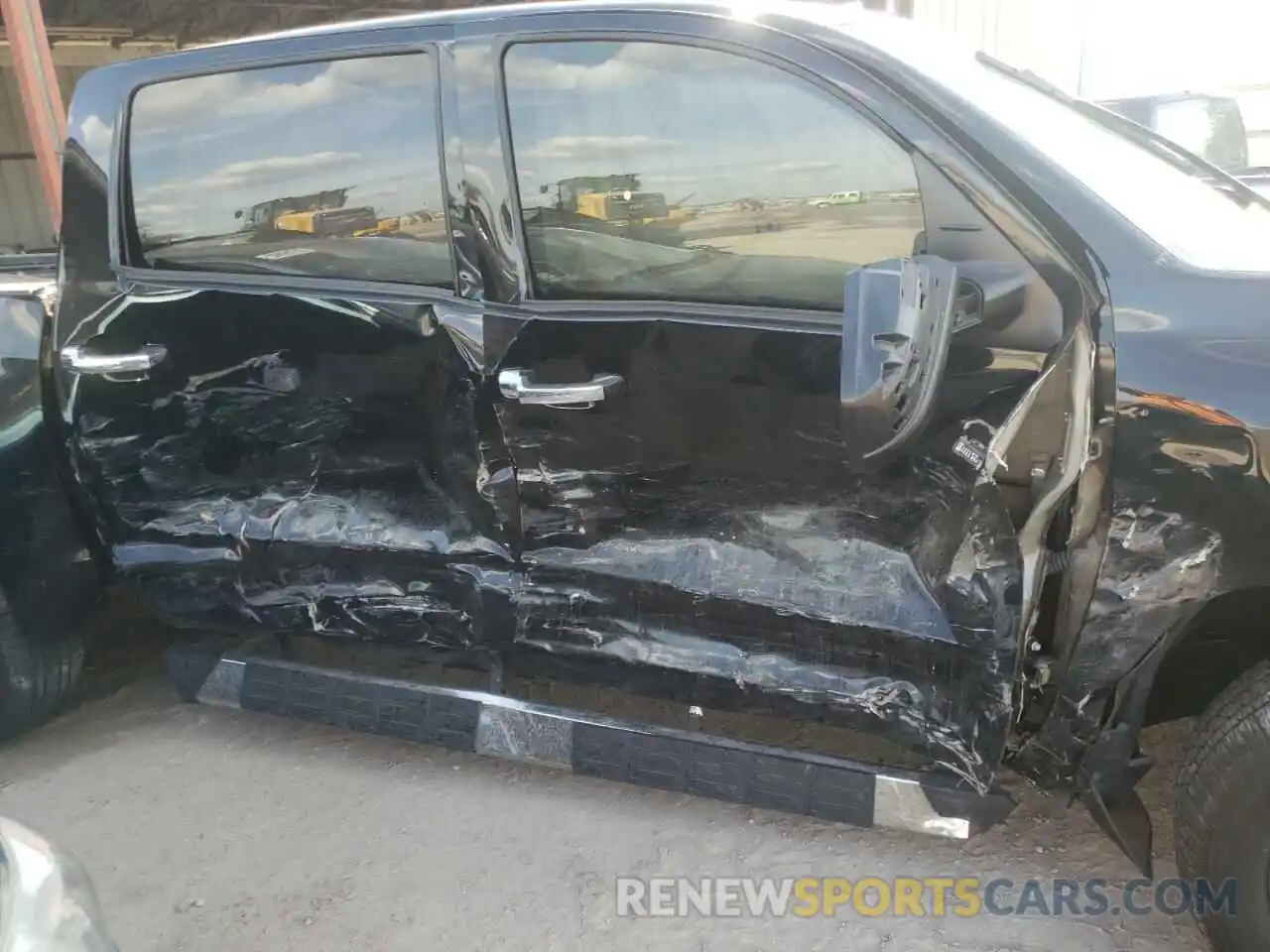 9 Photograph of a damaged car 5TFGY5F1XMX282357 TOYOTA TUNDRA 2021