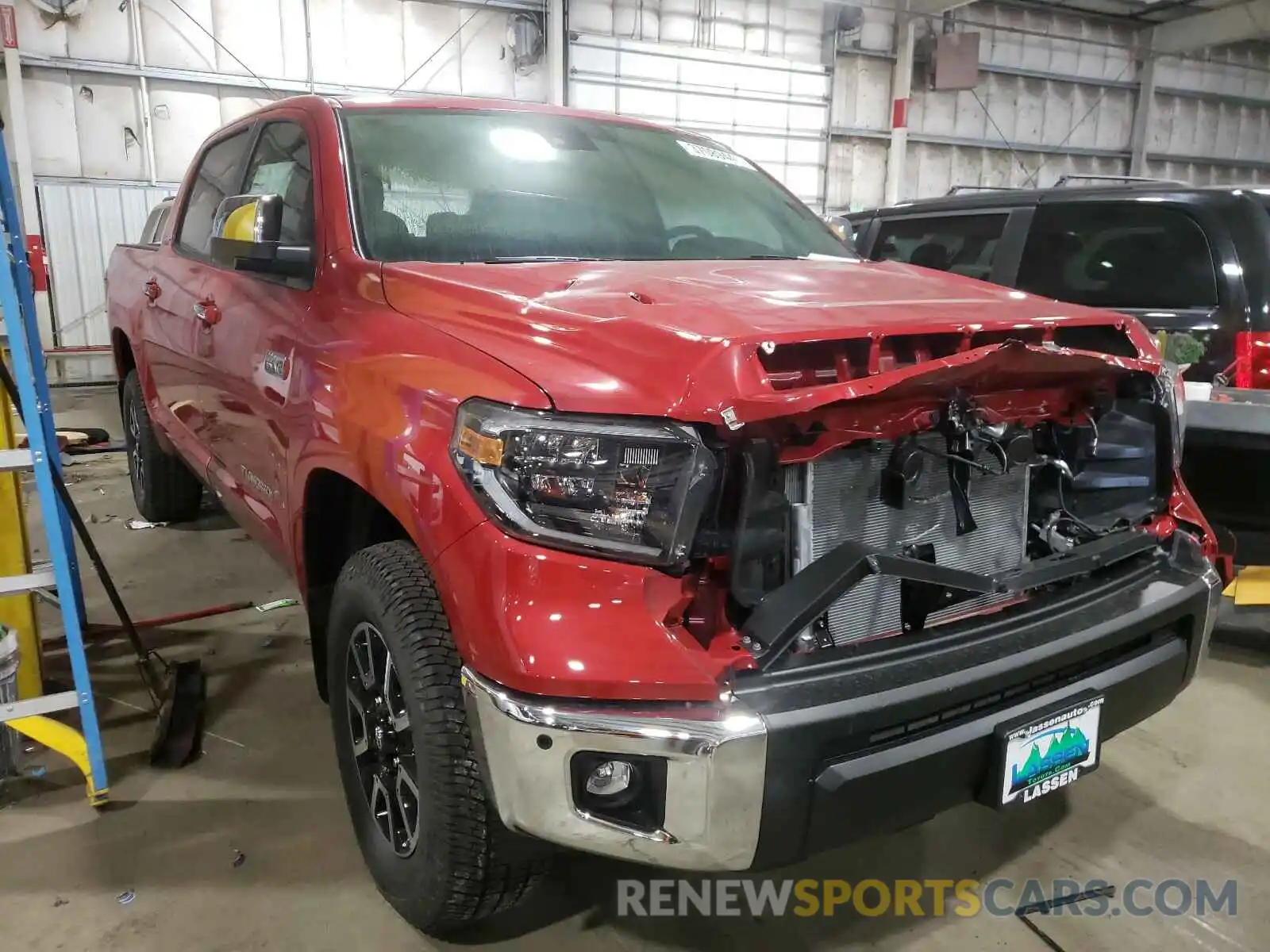 1 Photograph of a damaged car 5TFHY5F14MX998577 TOYOTA TUNDRA 2021