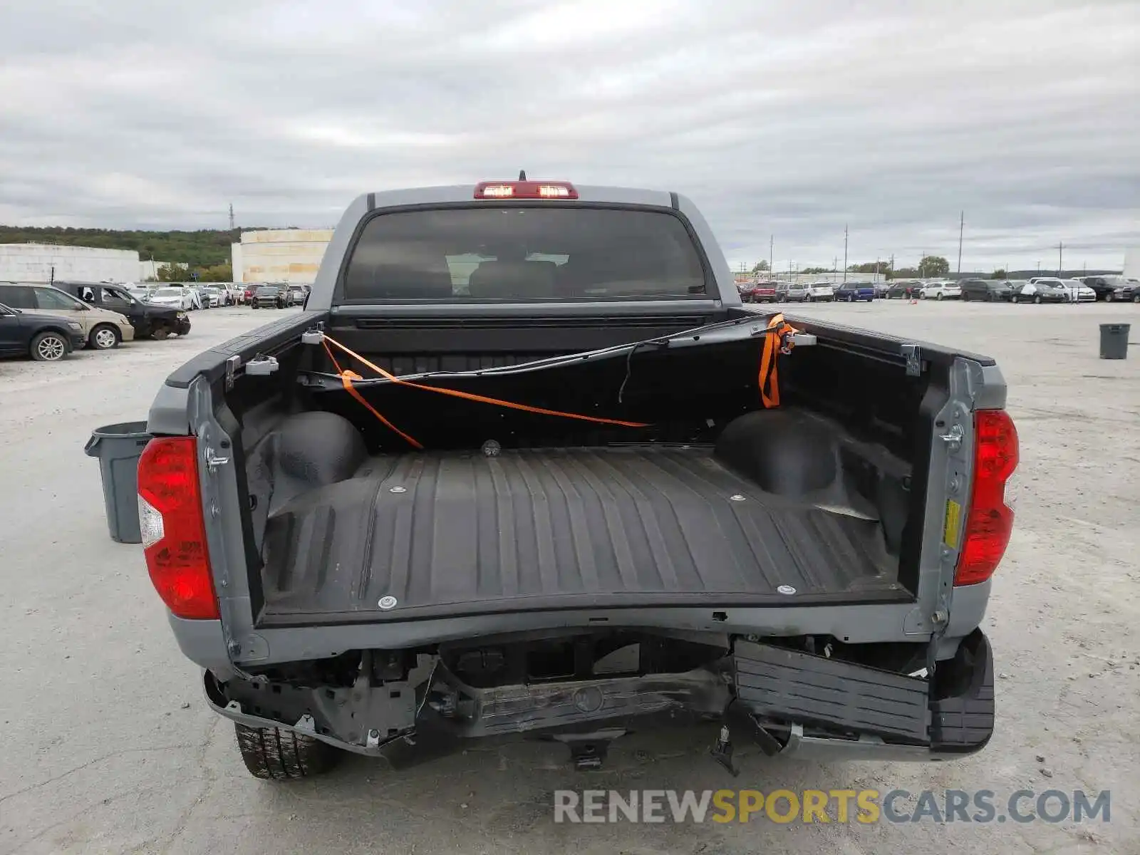 9 Photograph of a damaged car 5TFHY5F16MX010876 TOYOTA TUNDRA 2021