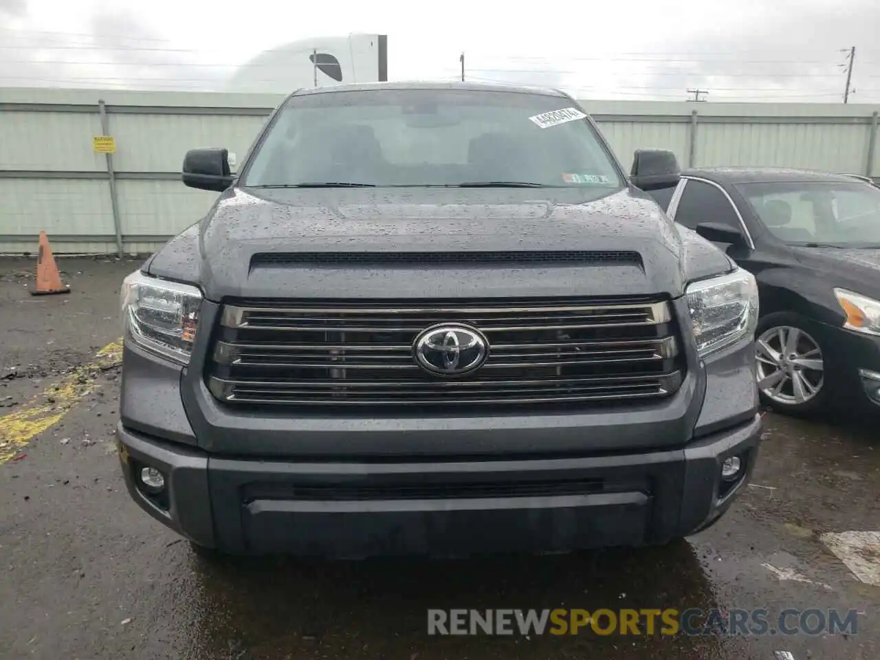 5 Photograph of a damaged car 5TFHY5F16MX011770 TOYOTA TUNDRA 2021