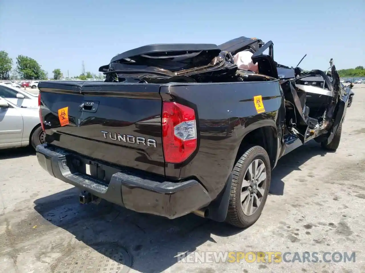 4 Photograph of a damaged car 5TFHY5F1XMX022934 TOYOTA TUNDRA 2021