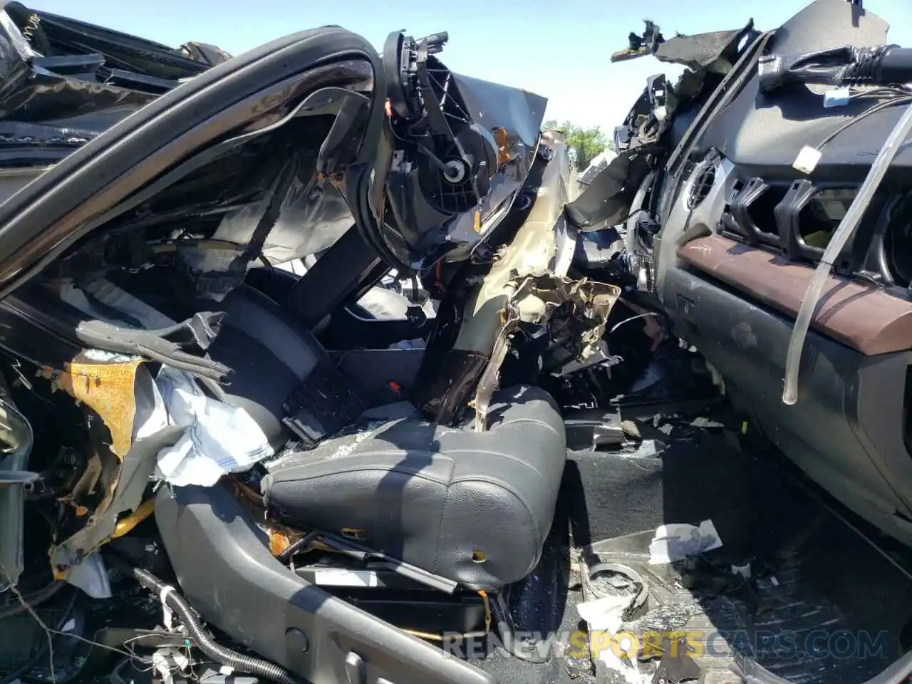 5 Photograph of a damaged car 5TFHY5F1XMX022934 TOYOTA TUNDRA 2021