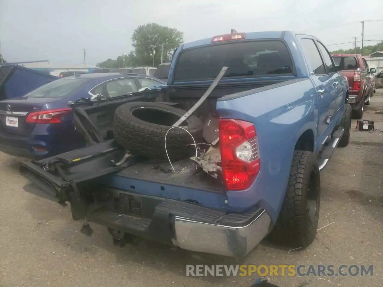 4 Photograph of a damaged car 5TFHY5F1XMX981489 TOYOTA TUNDRA 2021