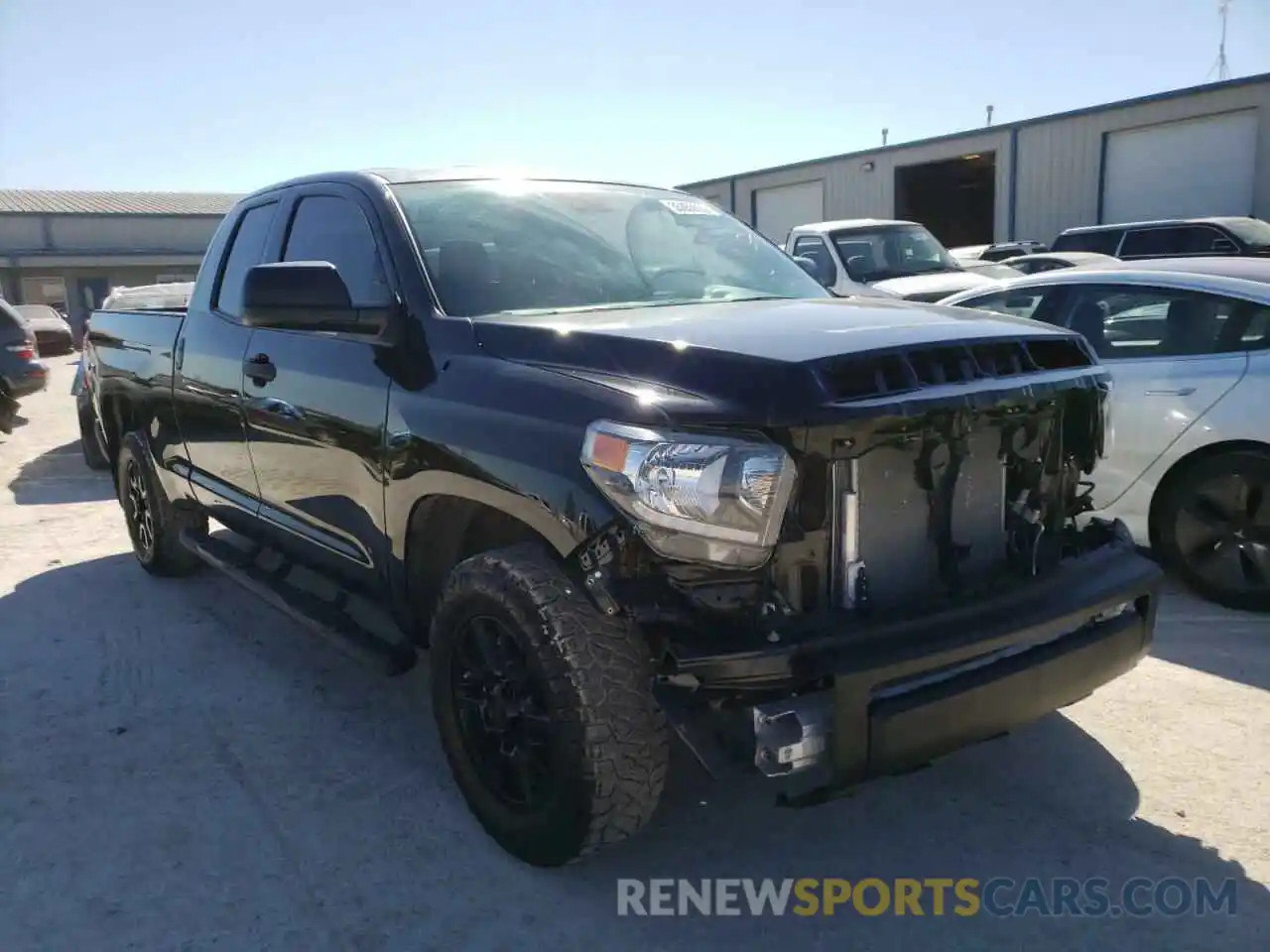 1 Photograph of a damaged car 5TFRY5F11MX273345 TOYOTA TUNDRA 2021