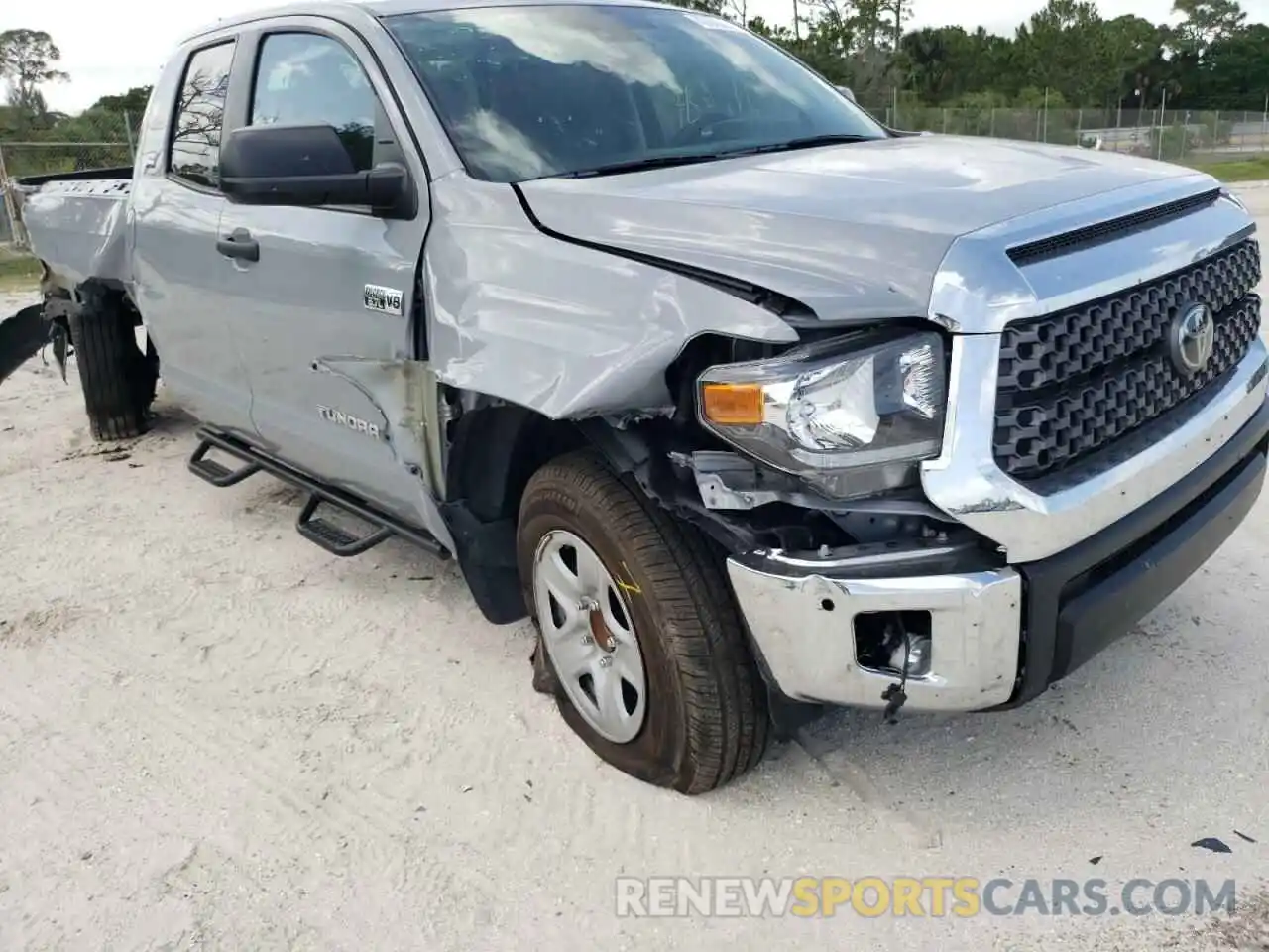 9 Photograph of a damaged car 5TFRY5F11MX286757 TOYOTA TUNDRA 2021