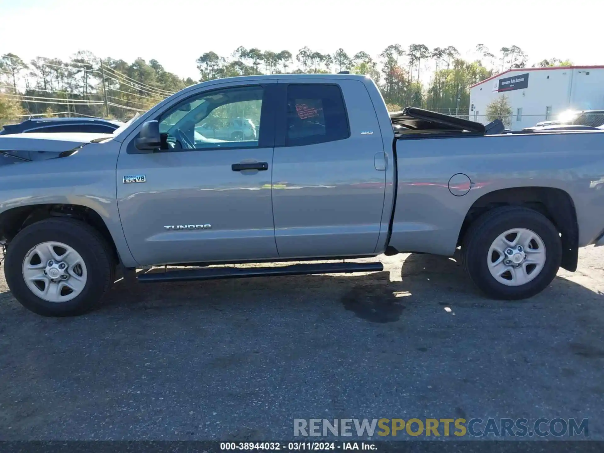 15 Photograph of a damaged car 5TFRY5F11MX289089 TOYOTA TUNDRA 2021