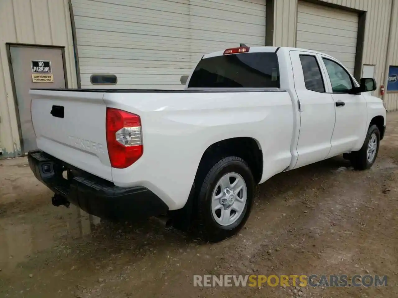 4 Photograph of a damaged car 5TFRY5F11MX292932 TOYOTA TUNDRA 2021