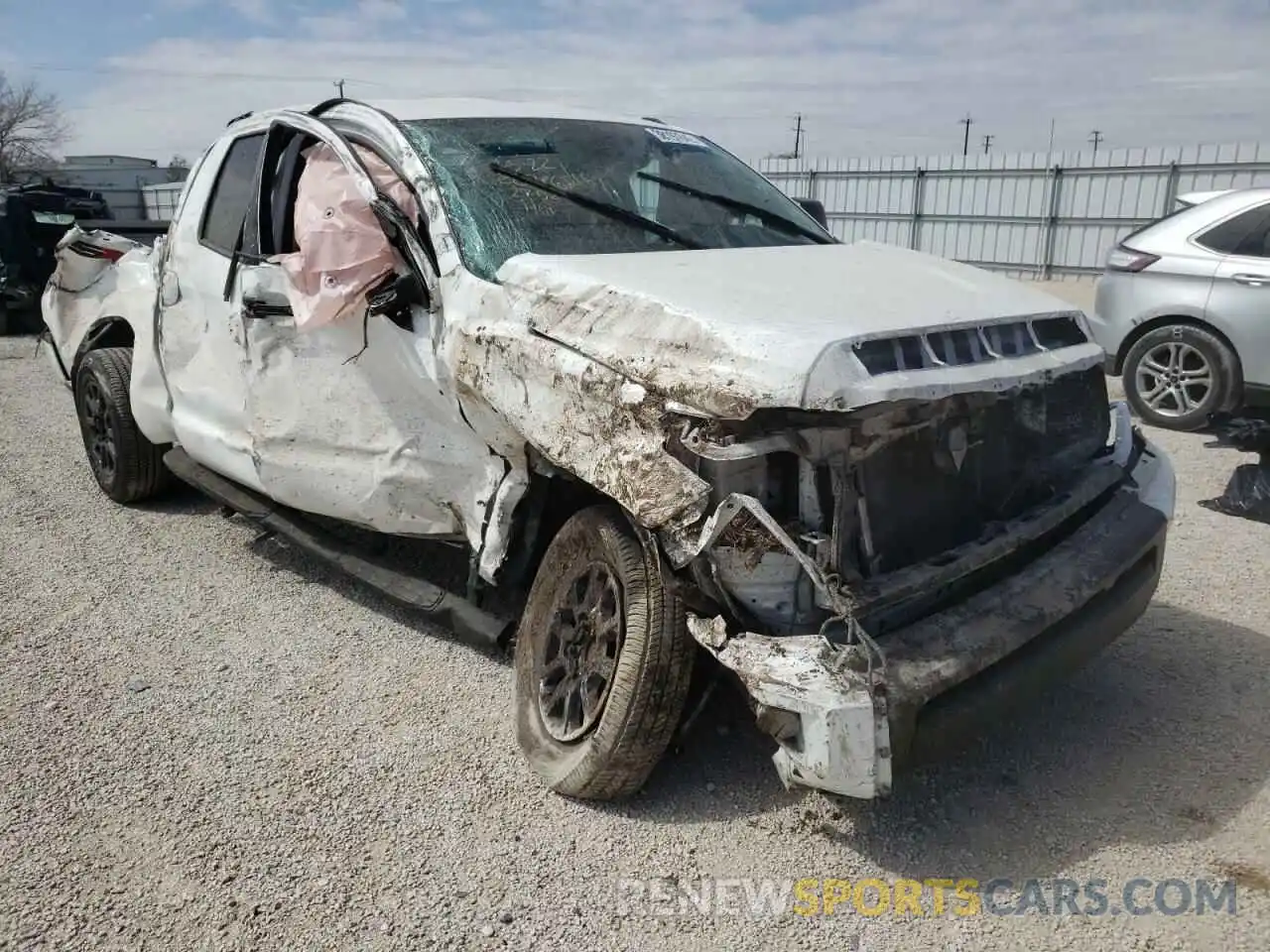 1 Photograph of a damaged car 5TFRY5F13MX275260 TOYOTA TUNDRA 2021