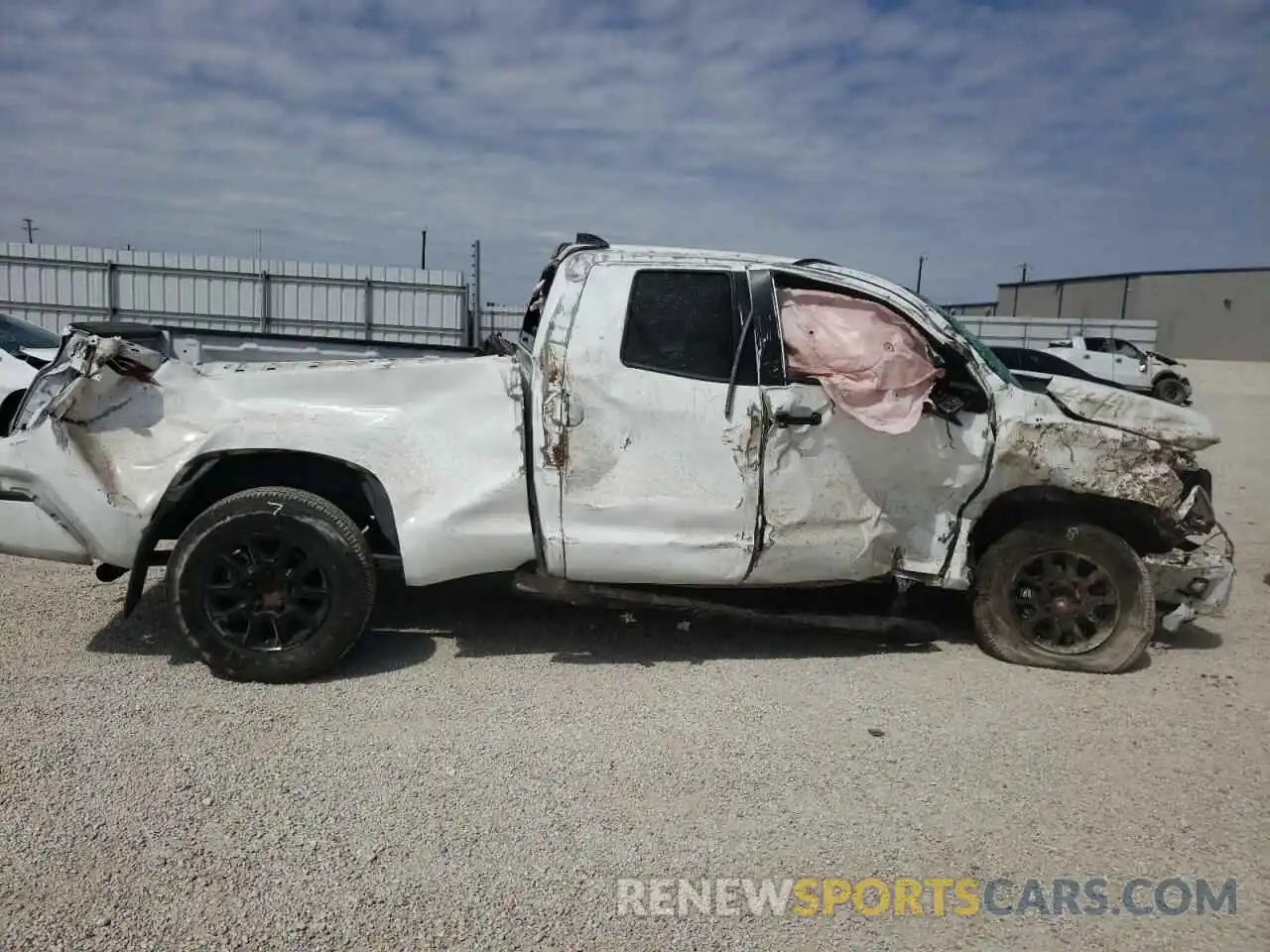 9 Photograph of a damaged car 5TFRY5F13MX275260 TOYOTA TUNDRA 2021