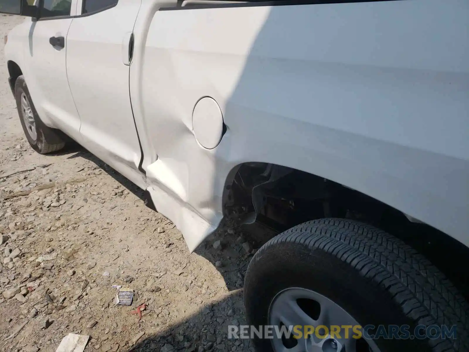 9 Photograph of a damaged car 5TFRY5F13MX279325 TOYOTA TUNDRA 2021