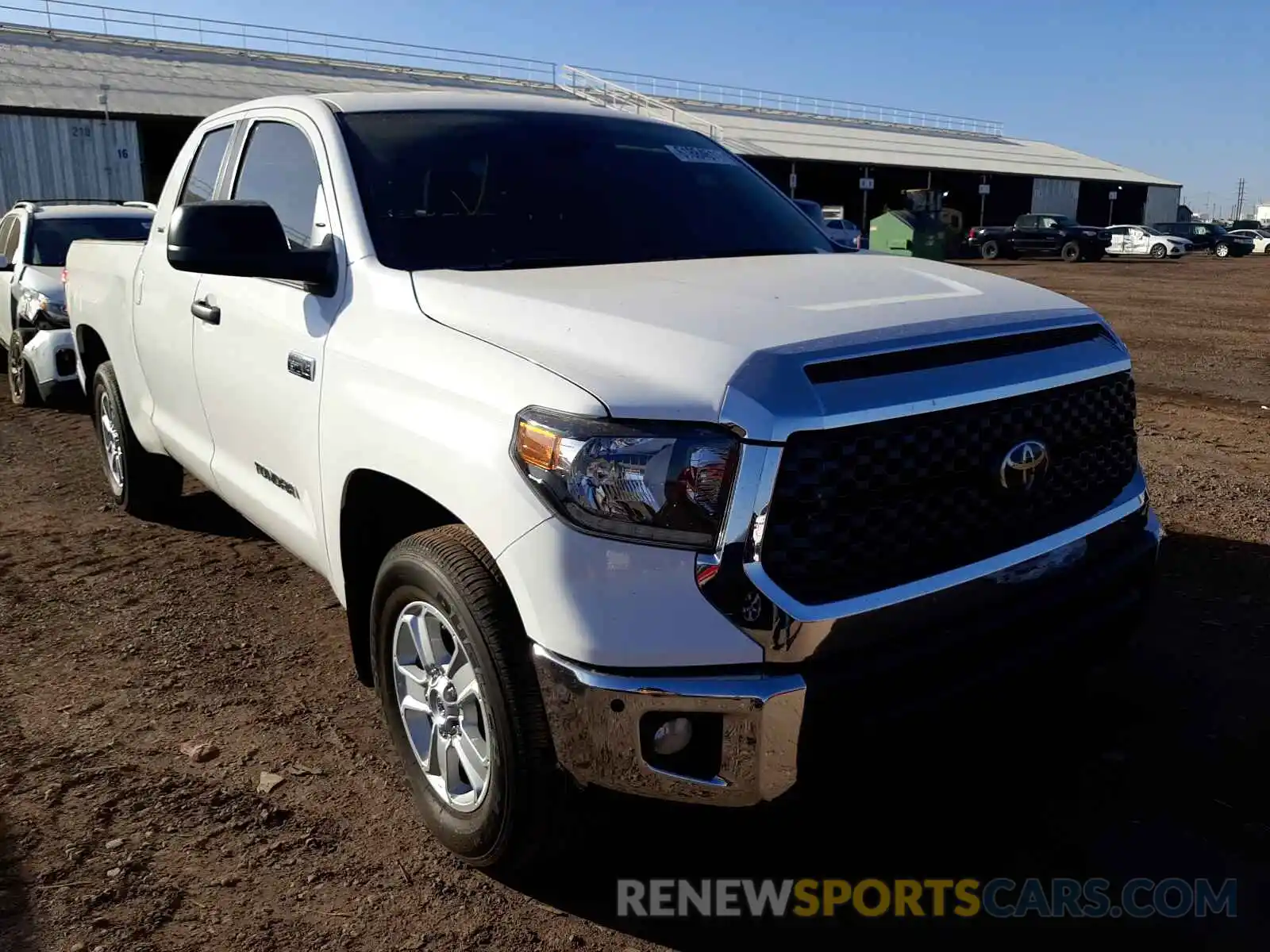 1 Photograph of a damaged car 5TFRY5F14MX273338 TOYOTA TUNDRA 2021