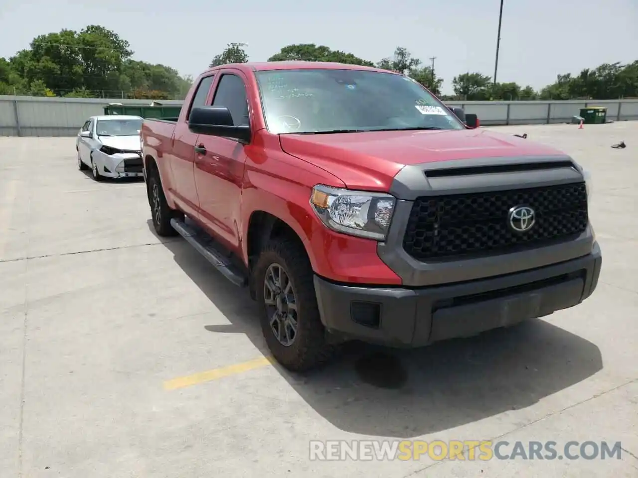 1 Photograph of a damaged car 5TFRY5F14MX282251 TOYOTA TUNDRA 2021