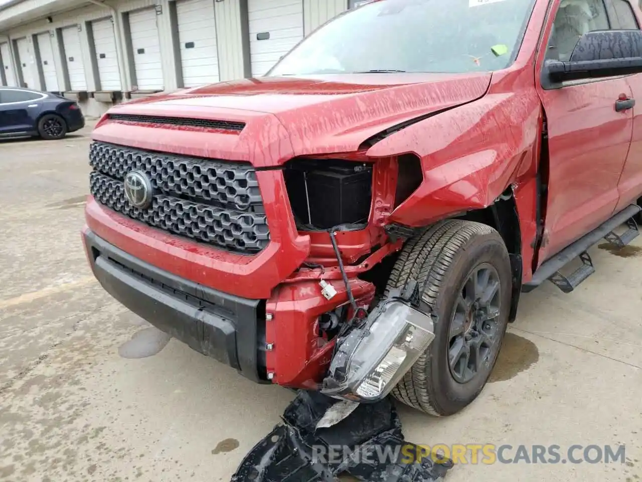 9 Photograph of a damaged car 5TFRY5F15MX299172 TOYOTA TUNDRA 2021