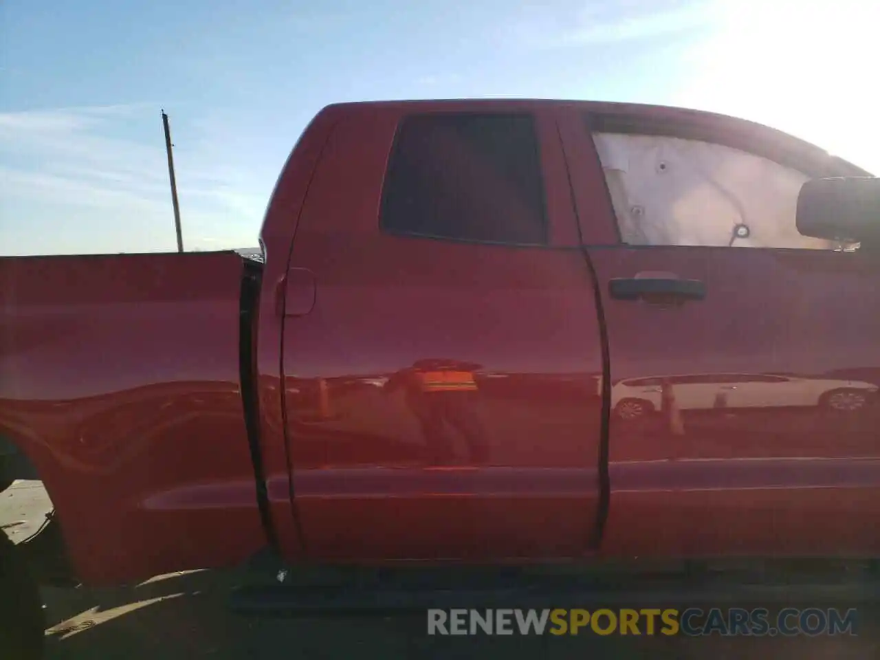 6 Photograph of a damaged car 5TFRY5F16MX281912 TOYOTA TUNDRA 2021