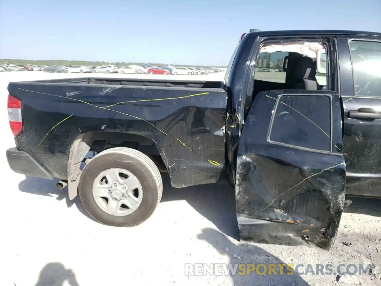 9 Photograph of a damaged car 5TFRY5F16MX285006 TOYOTA TUNDRA 2021