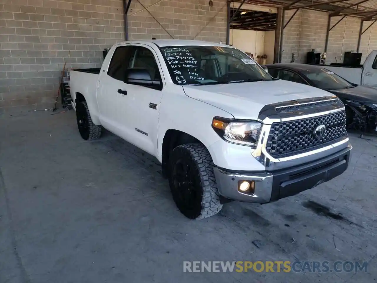 1 Photograph of a damaged car 5TFRY5F18MX294967 TOYOTA TUNDRA 2021