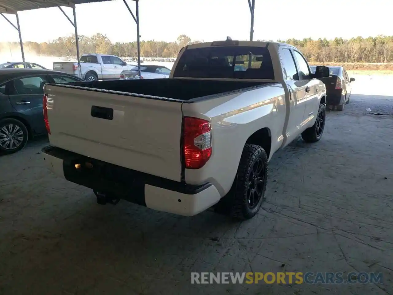 4 Photograph of a damaged car 5TFRY5F18MX294967 TOYOTA TUNDRA 2021