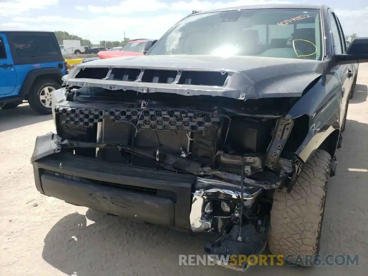 9 Photograph of a damaged car 5TFRY5F1XMX275014 TOYOTA TUNDRA 2021