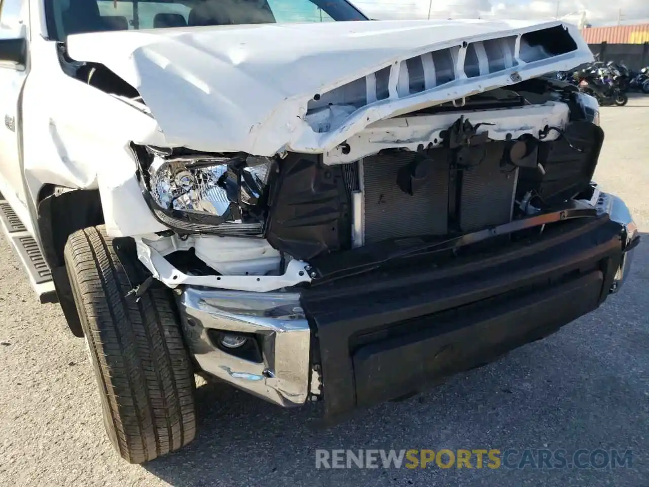 9 Photograph of a damaged car 5TFRY5F1XMX281007 TOYOTA TUNDRA 2021