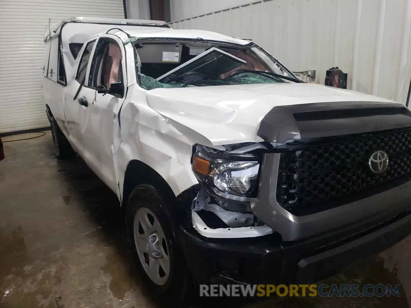 9 Photograph of a damaged car 5TFTY5F13MX011560 TOYOTA TUNDRA 2021