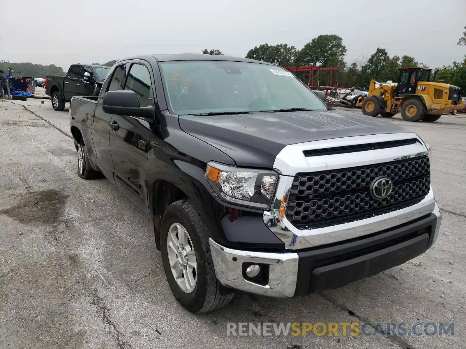 1 Photograph of a damaged car 5TFUY5F10MX985906 TOYOTA TUNDRA 2021