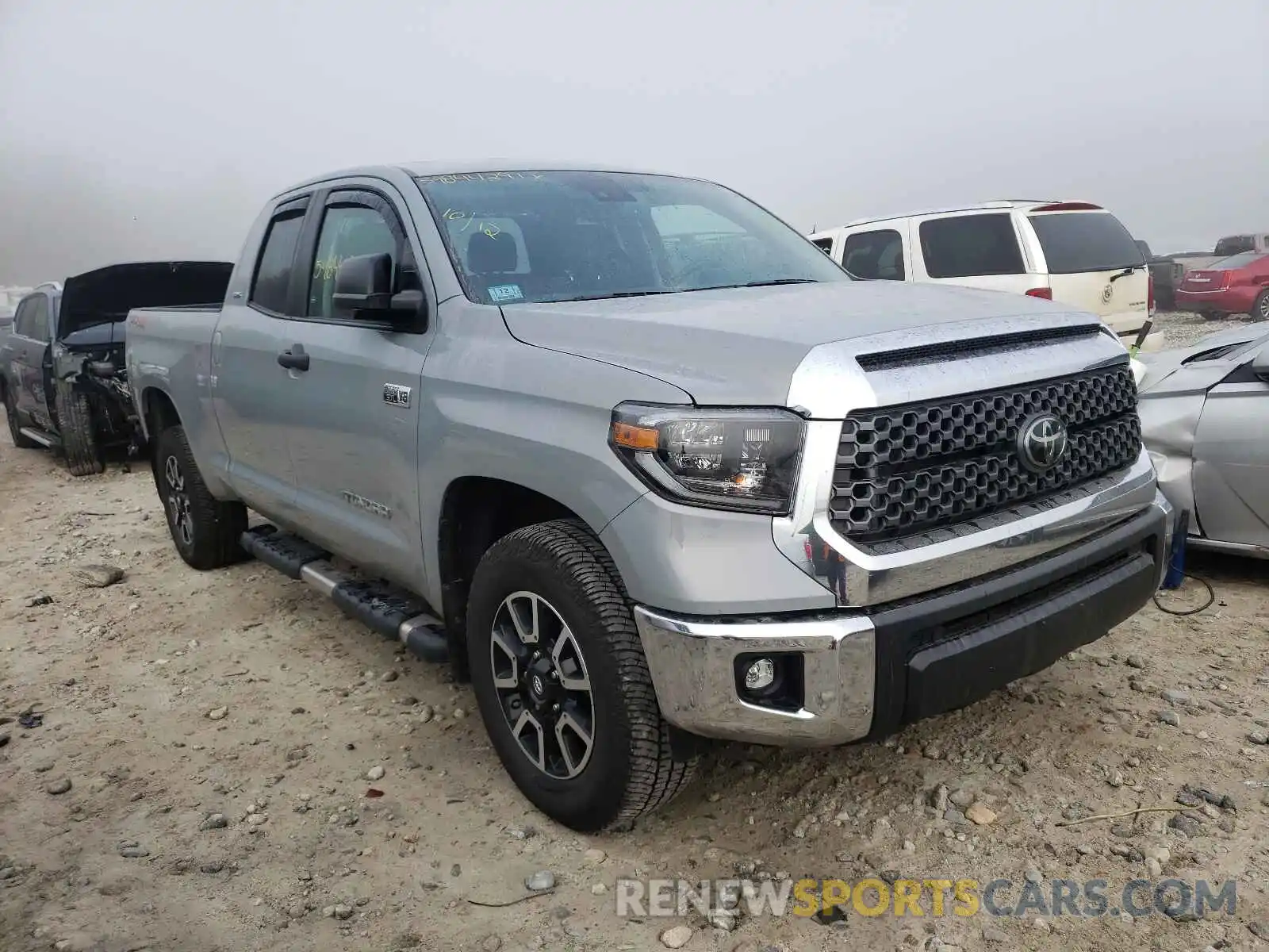 1 Photograph of a damaged car 5TFUY5F11MX983694 TOYOTA TUNDRA 2021