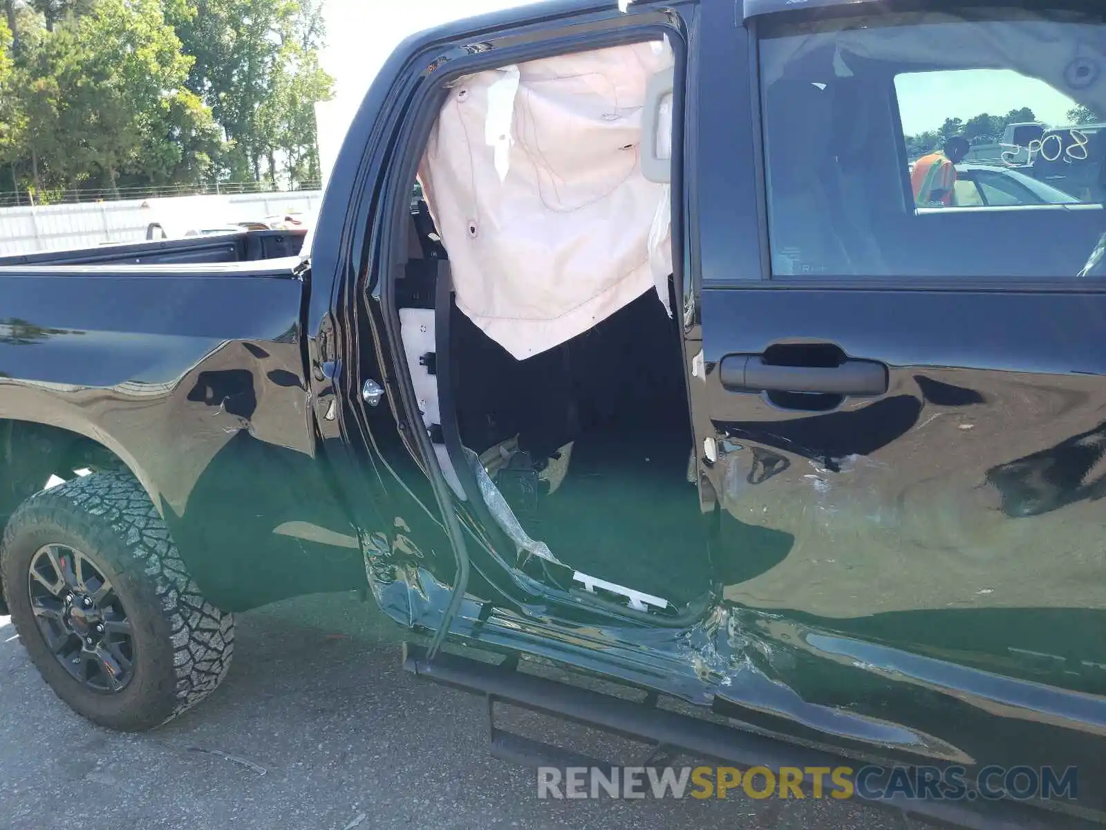 9 Photograph of a damaged car 5TFUY5F11MX993593 TOYOTA TUNDRA 2021