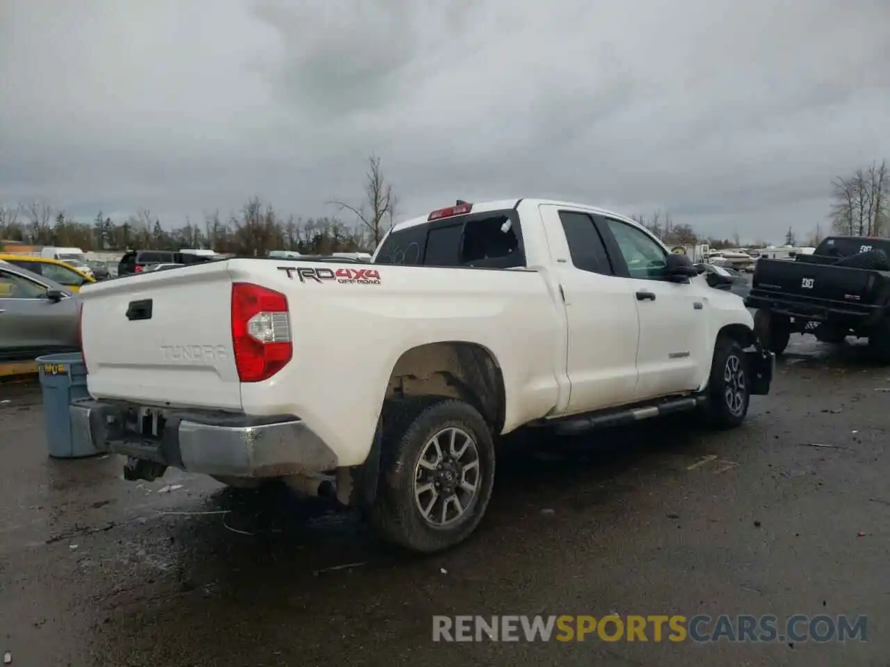 4 Photograph of a damaged car 5TFUY5F12MX010632 TOYOTA TUNDRA 2021