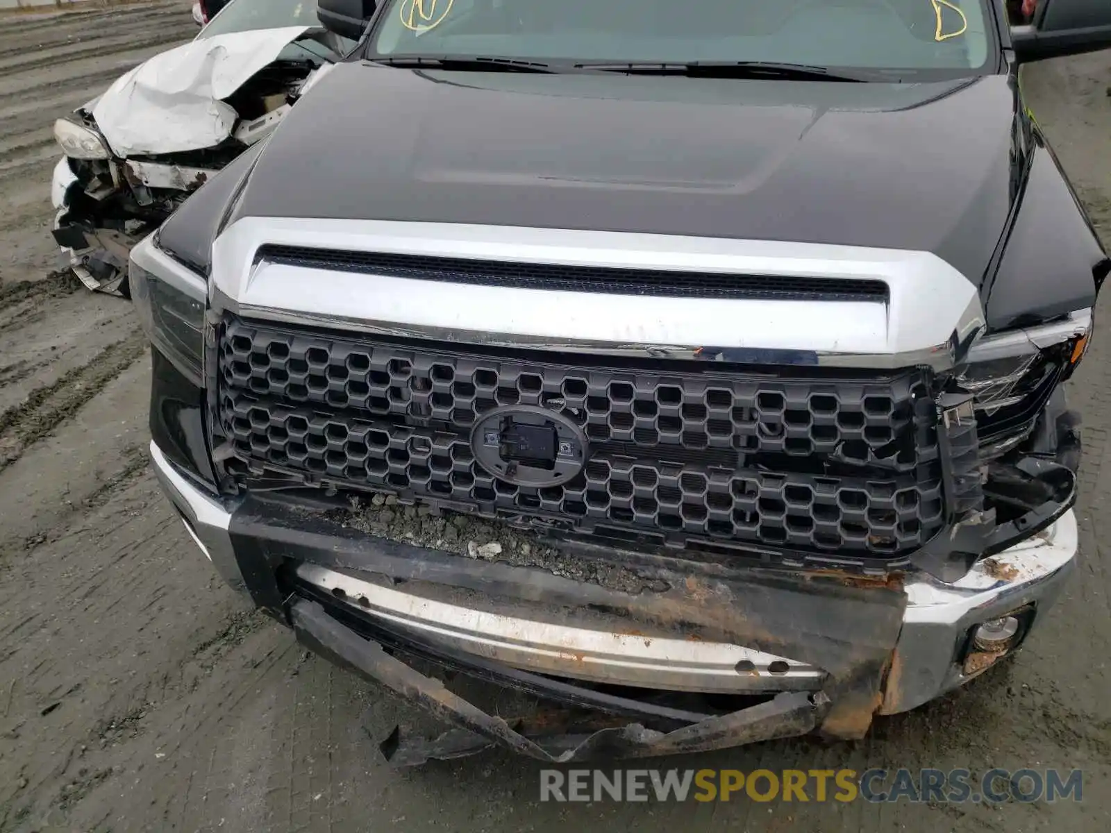 9 Photograph of a damaged car 5TFUY5F13MX002524 TOYOTA TUNDRA 2021