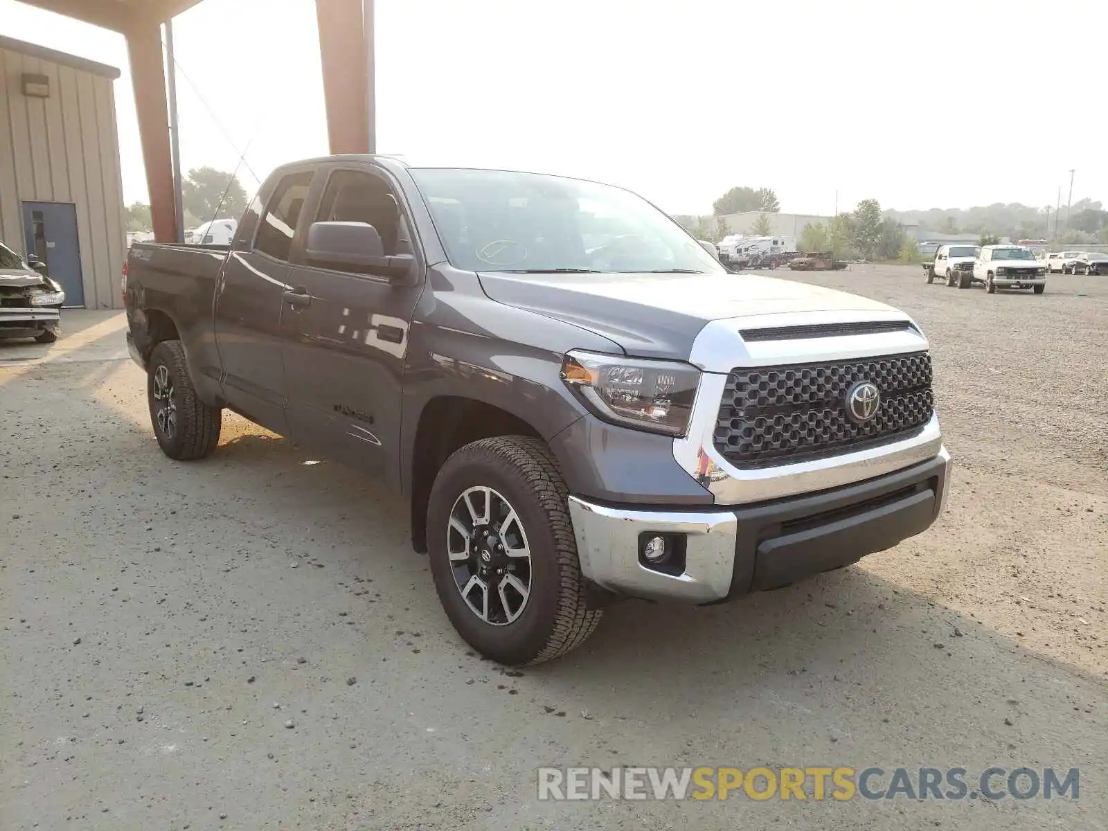 1 Photograph of a damaged car 5TFUY5F14MX002628 TOYOTA TUNDRA 2021