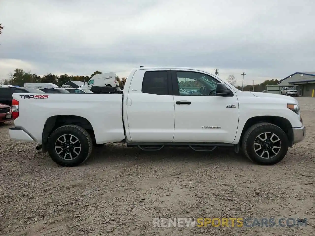 9 Photograph of a damaged car 5TFUY5F14MX043650 TOYOTA TUNDRA 2021