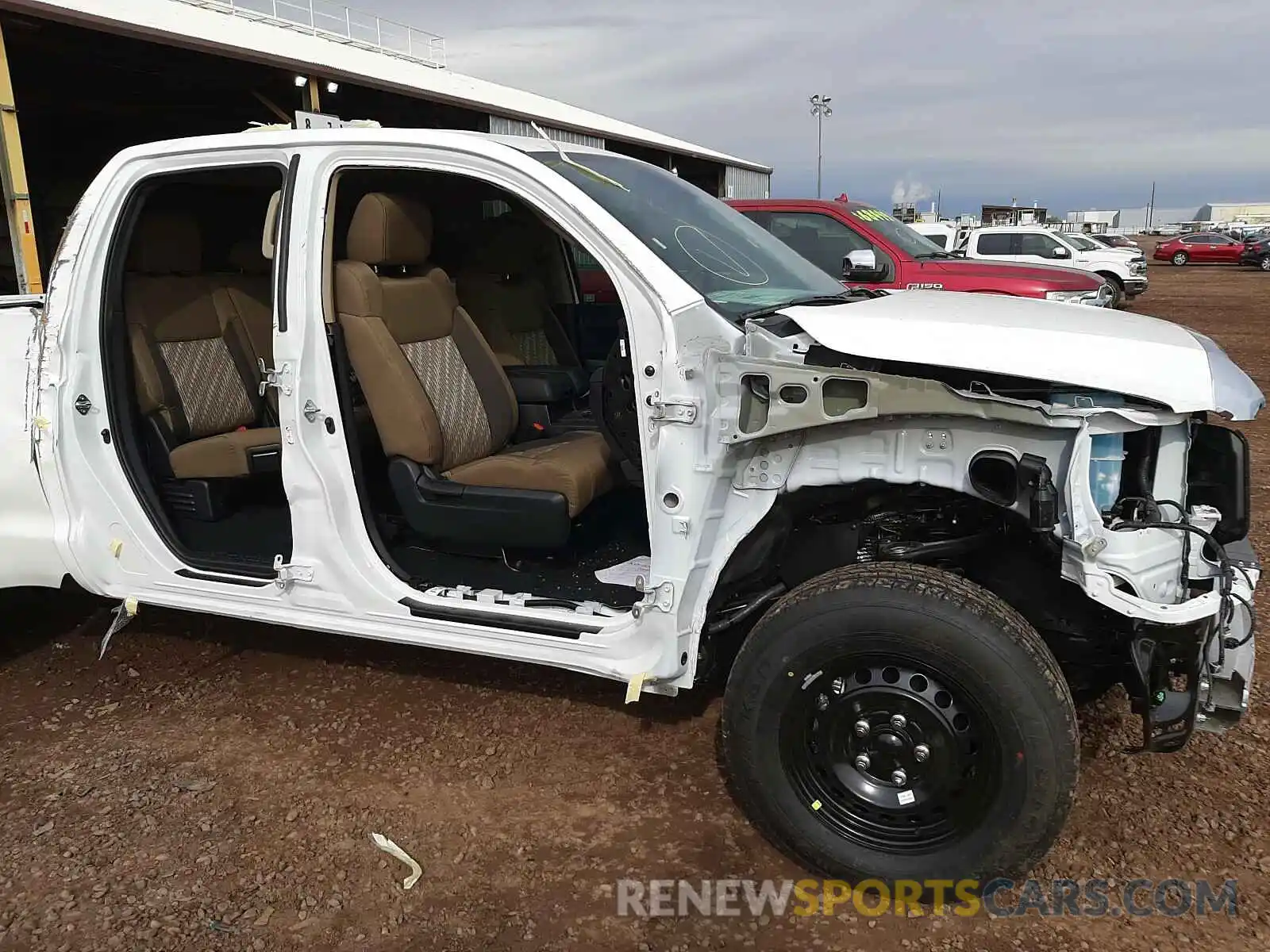 9 Photograph of a damaged car 5TFUY5F14MX975346 TOYOTA TUNDRA 2021