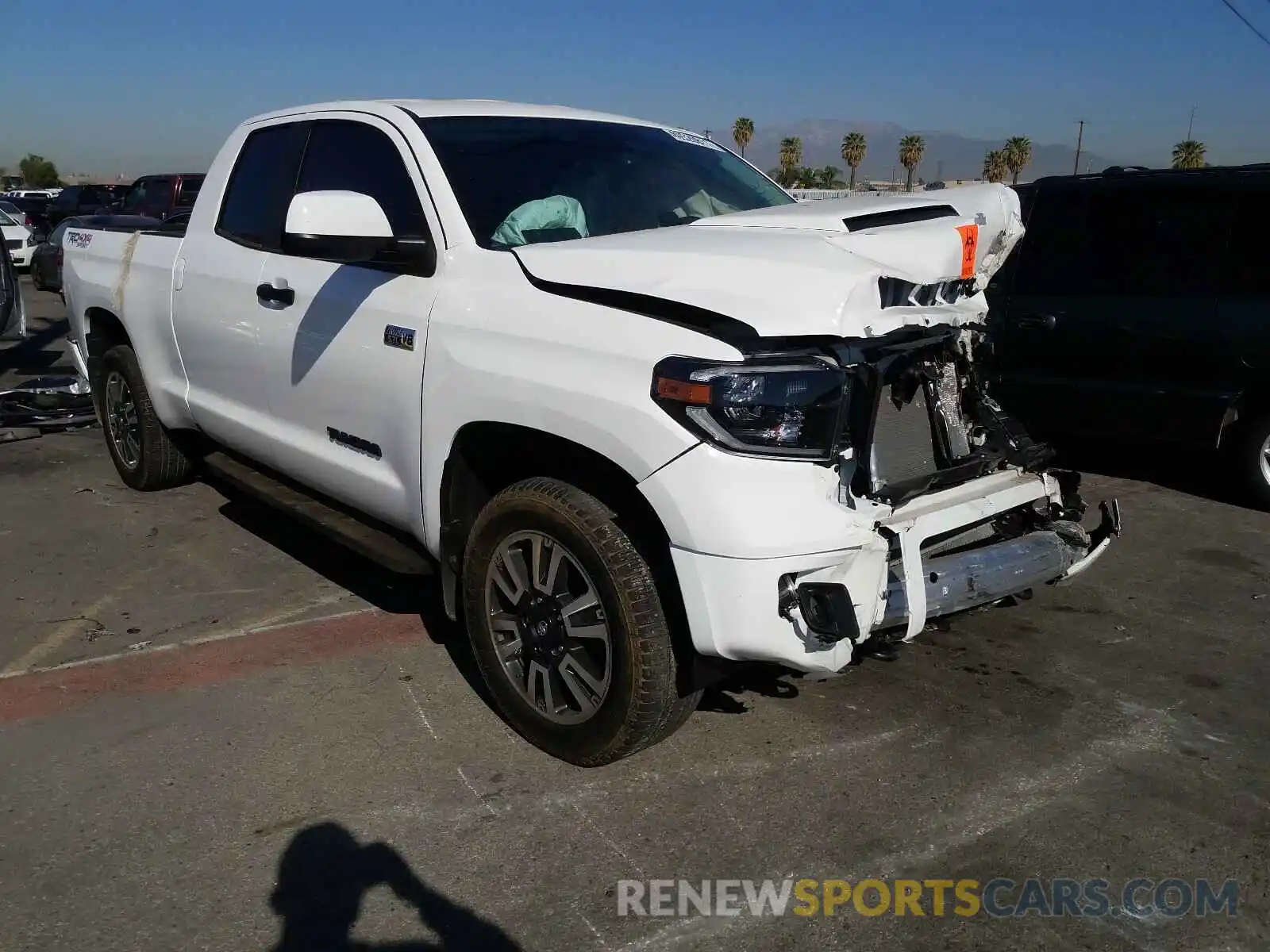 1 Photograph of a damaged car 5TFUY5F14MX977033 TOYOTA TUNDRA 2021