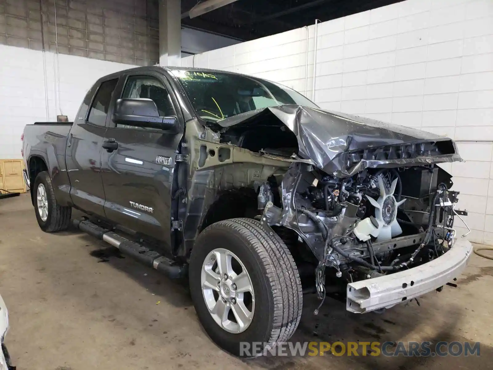 1 Photograph of a damaged car 5TFUY5F16MX977292 TOYOTA TUNDRA 2021