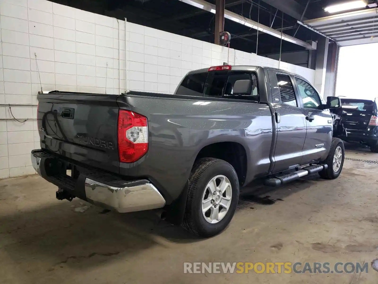 4 Photograph of a damaged car 5TFUY5F16MX977292 TOYOTA TUNDRA 2021