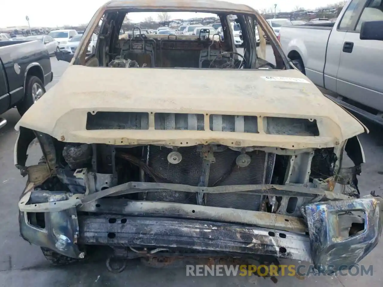 7 Photograph of a damaged car 5TFUY5F17MX015325 TOYOTA TUNDRA 2021