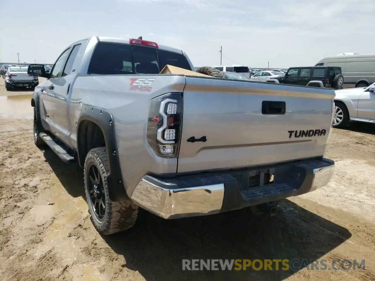 3 Фотография поврежденного автомобиля 5TFUY5F17MX960534 TOYOTA TUNDRA 2021