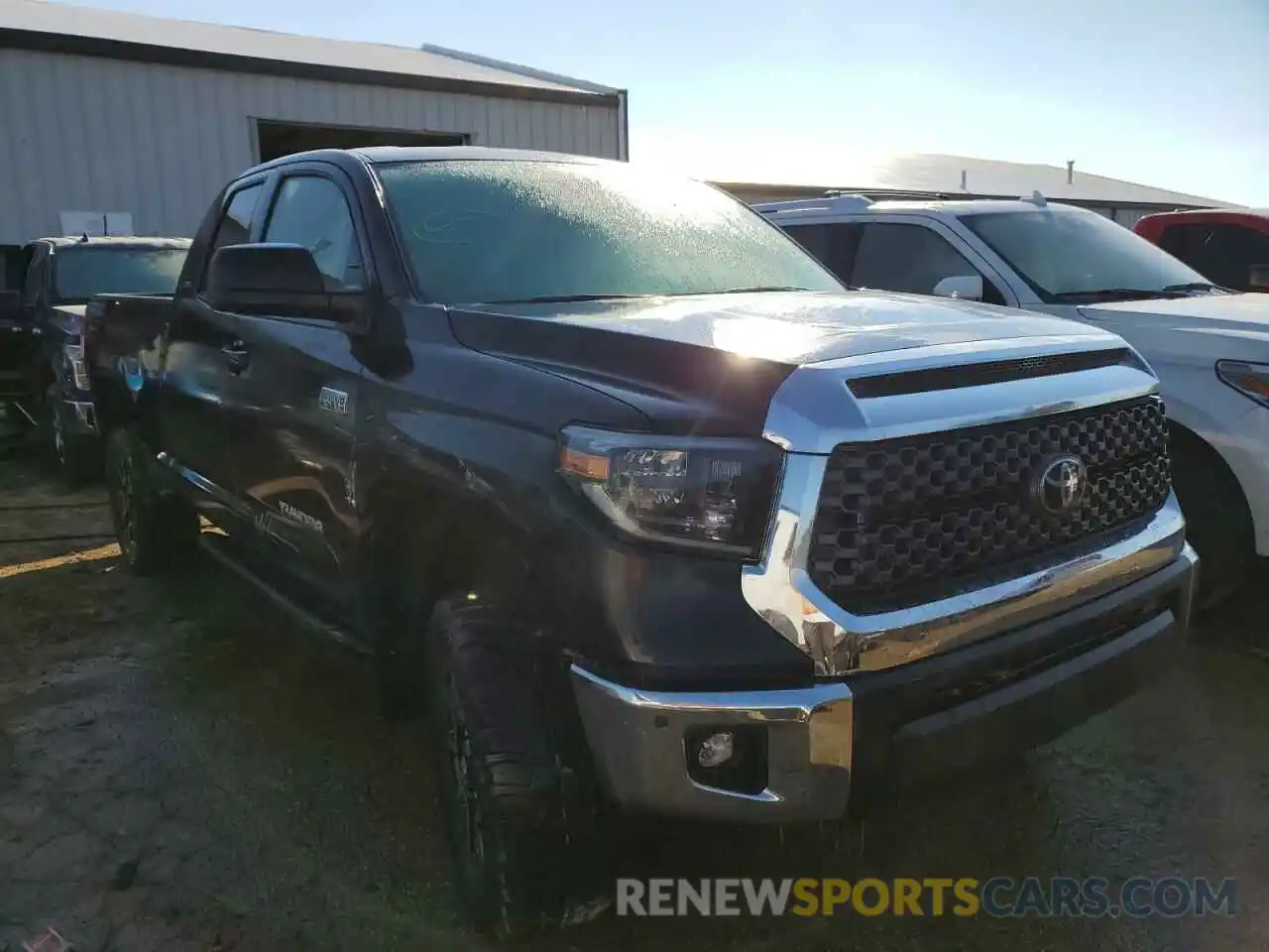 1 Photograph of a damaged car 5TFUY5F18MX035356 TOYOTA TUNDRA 2021