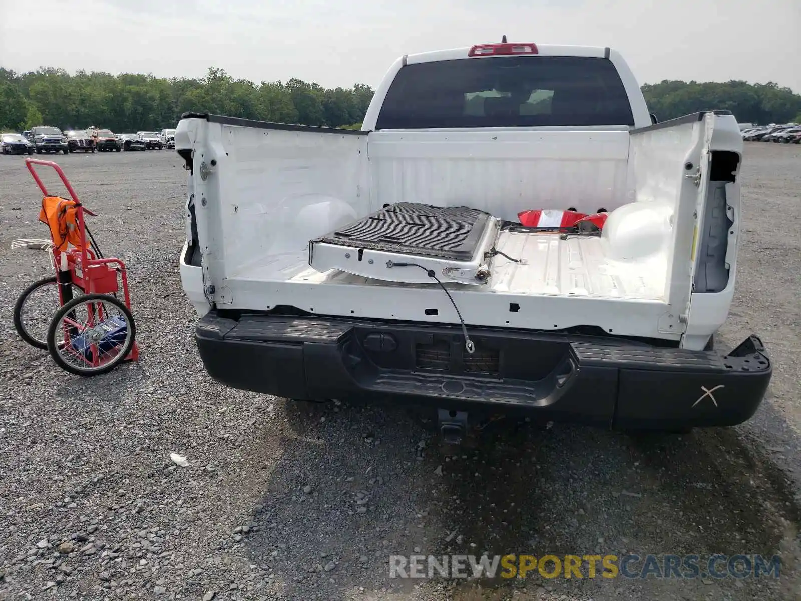 9 Photograph of a damaged car 5TFUY5F19MX964133 TOYOTA TUNDRA 2021