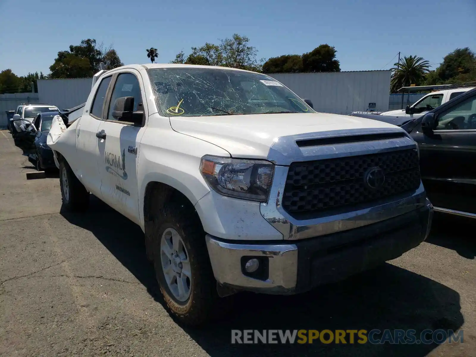 1 Photograph of a damaged car 5TFUY5F19MX971051 TOYOTA TUNDRA 2021