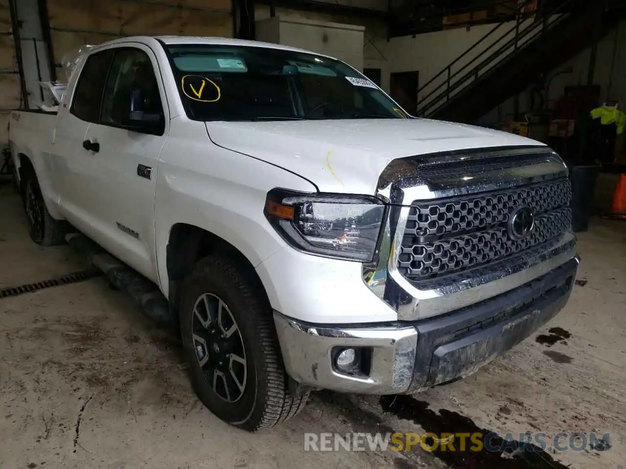 1 Photograph of a damaged car 5TFUY5F19MX972507 TOYOTA TUNDRA 2021