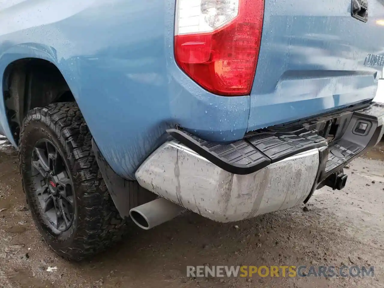 9 Photograph of a damaged car 5TFUY5F1XMX972127 TOYOTA TUNDRA 2021