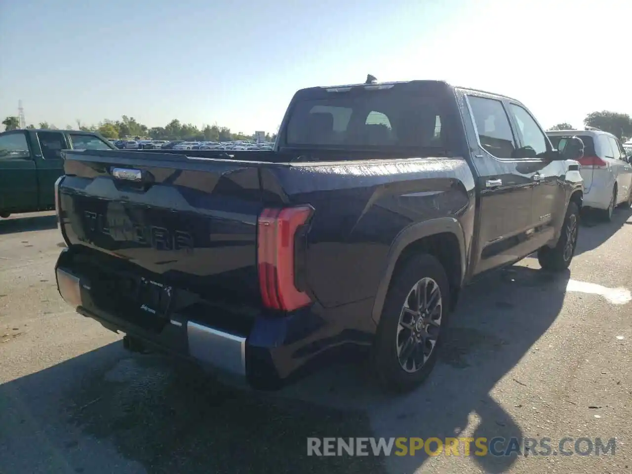 4 Photograph of a damaged car 5TFJA5AB5NX002095 TOYOTA TUNDRA 2022