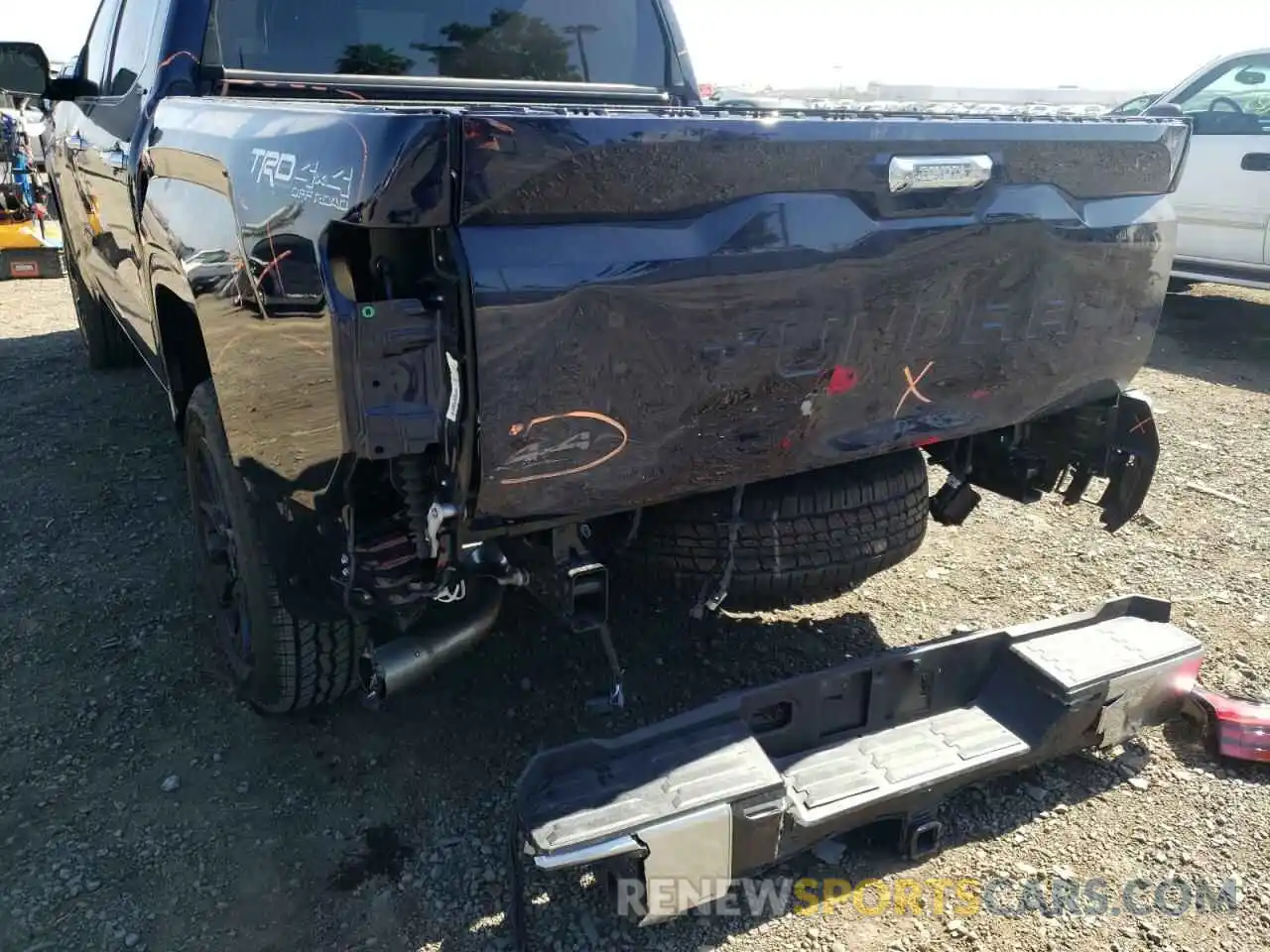 9 Photograph of a damaged car 5TFJA5DB1NX002669 TOYOTA TUNDRA 2022