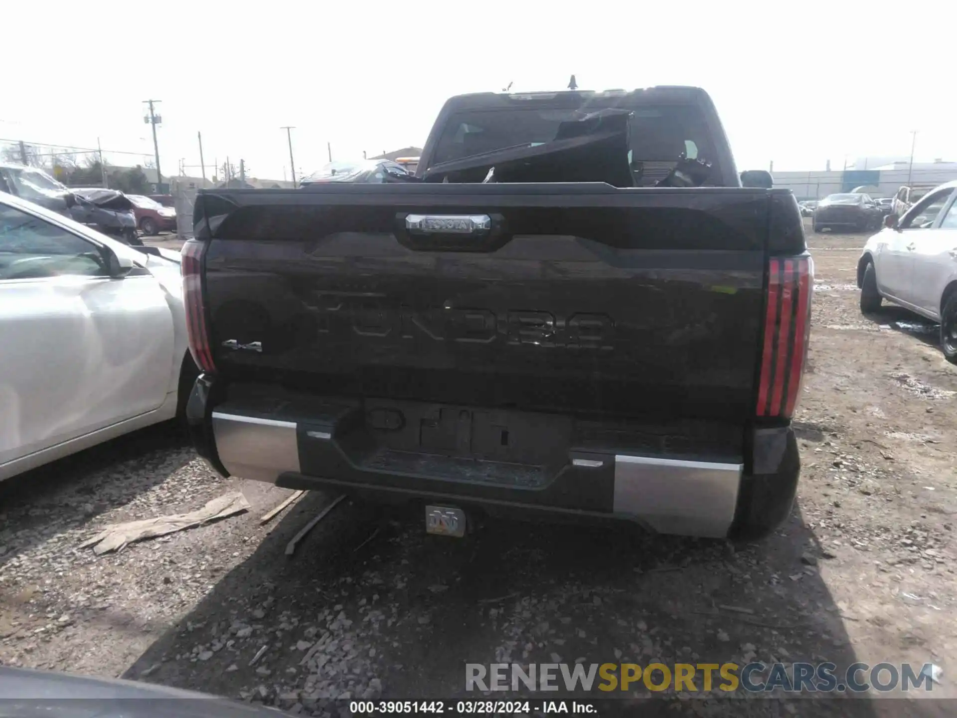 17 Photograph of a damaged car 5TFJA5DBXNX017784 TOYOTA TUNDRA 2022