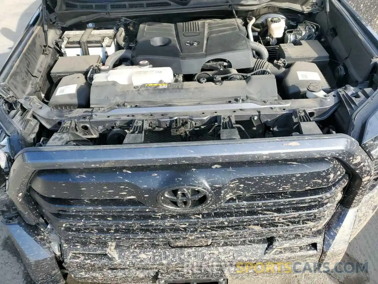 11 Photograph of a damaged car 5TFLA5AB1NX005505 TOYOTA TUNDRA 2022