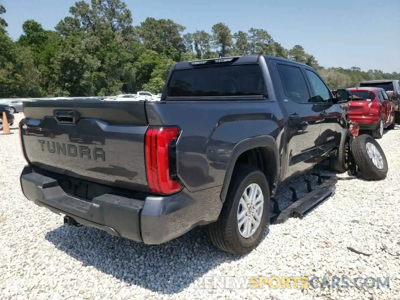 4 Photograph of a damaged car 5TFLA5AB2NX005352 TOYOTA TUNDRA 2022